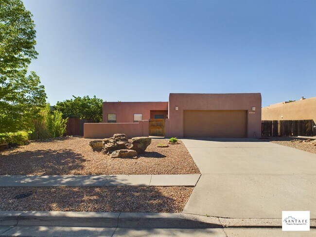 Foto del edificio - Single Level, single family home Available...