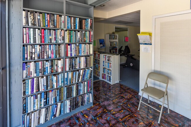 Foto del edificio - 175 SE St Lucie Blvd