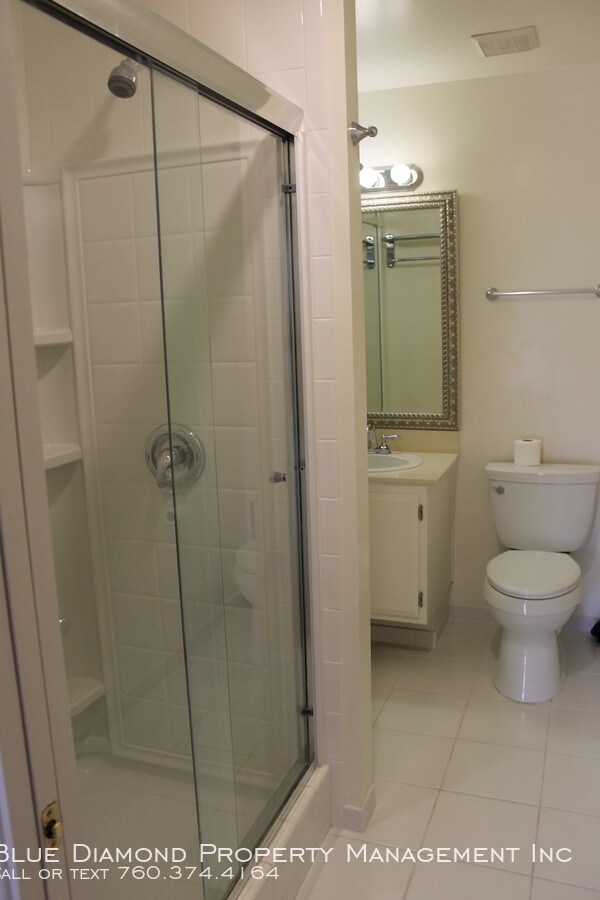 Building Photo - 2 BR, 2 BA duplex in West Carlsbad