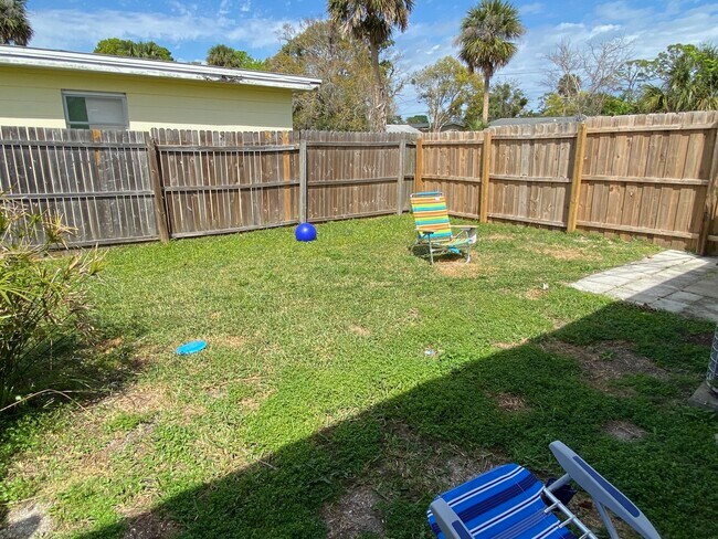 Foto del edificio - 415 Fox Pl