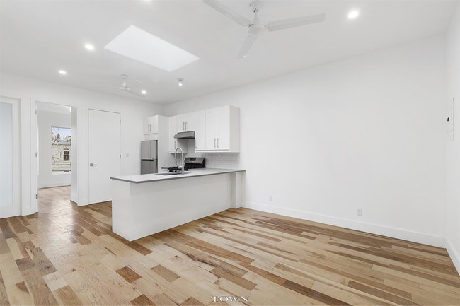 Building Photo - 235 Covert St