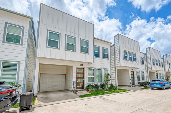 Building Photo - 9015 Lonestar Creekbend Ln