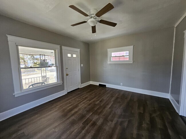 Building Photo - 1734 Silliman St