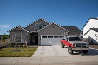 Building Photo - 7040 W Redwood Crk Dr