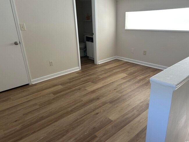 Foto del edificio - 800 Deer Creek Rd