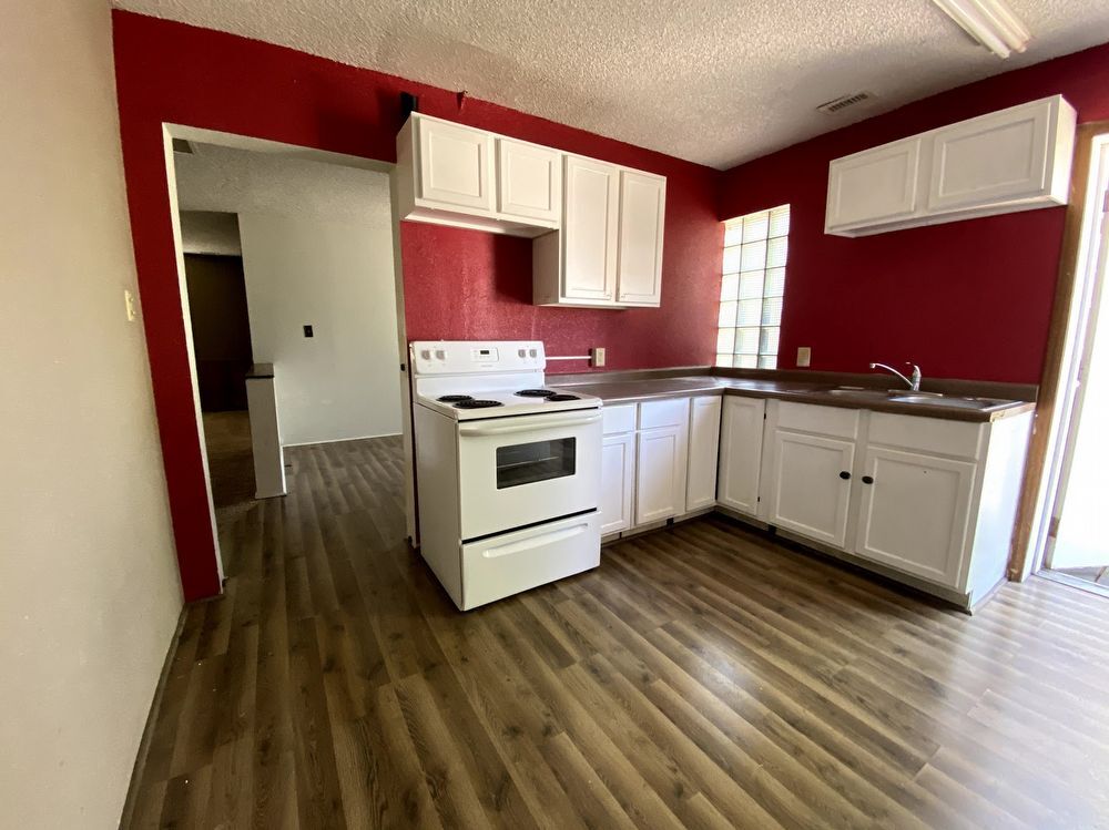 Foto principal - 932 West 3rd Street