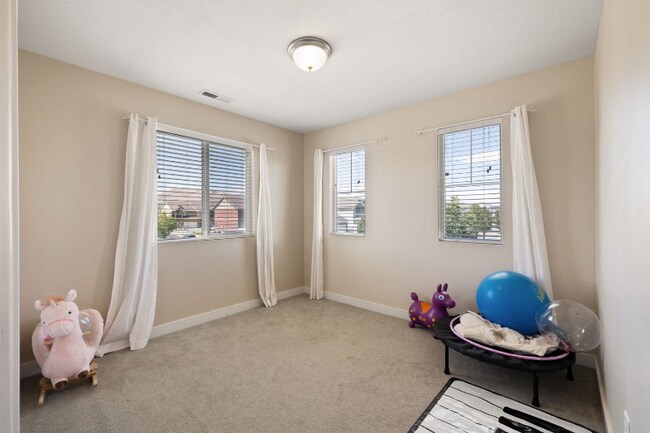 Foto del edificio - 227 Alhambra Dr