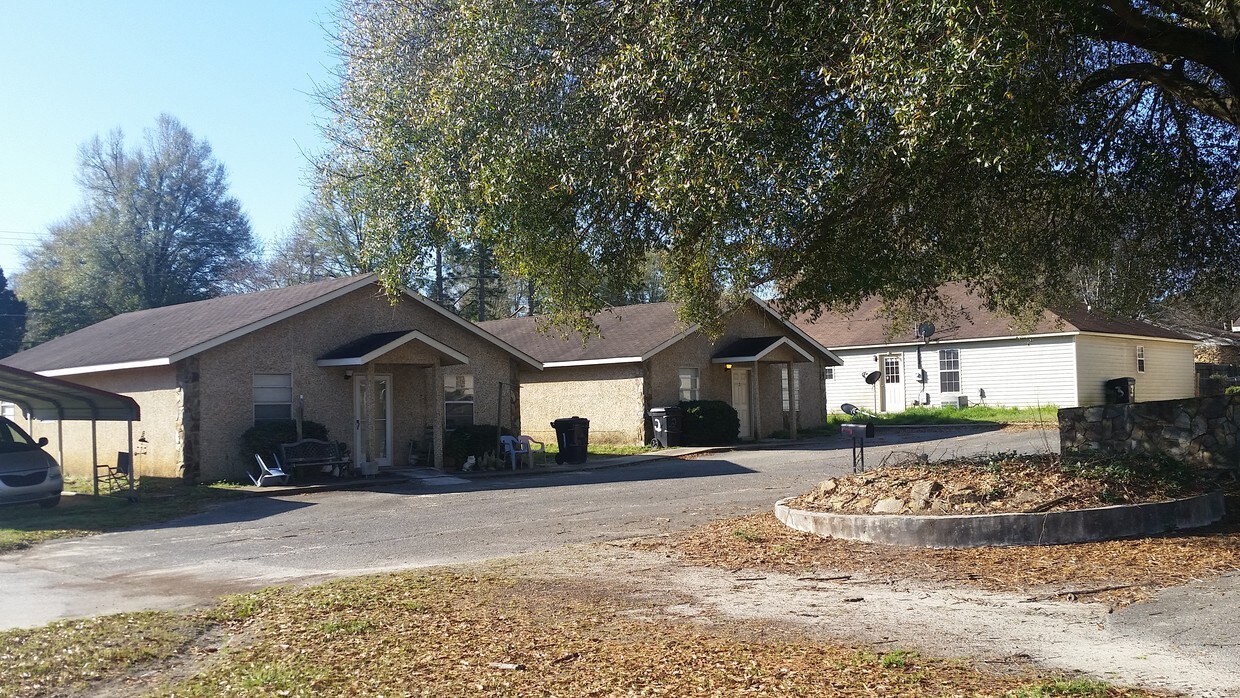 Primary Photo - 99 Celia Dr