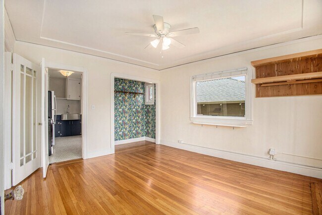 Building Photo - 5018 Shafter Ave - 1 bedroom | 1 bath | Du...