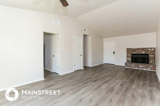 Foto del edificio - 250 Prairie Grove Dr