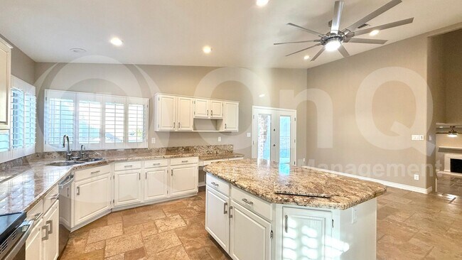 Foto del edificio - 2744 E Bighorn Ave