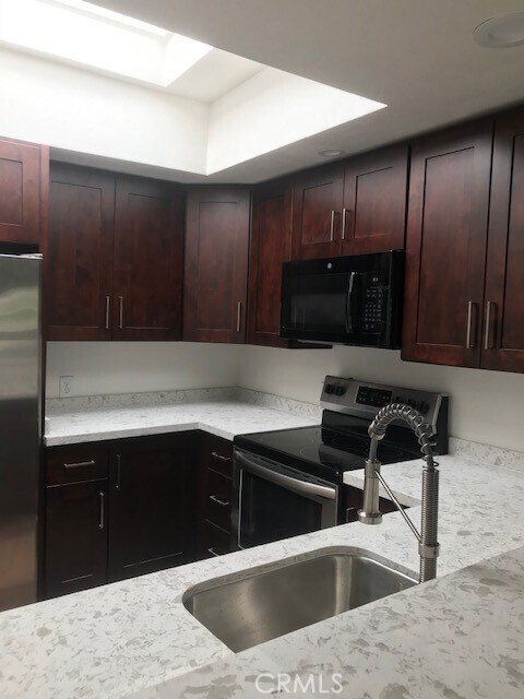 Foto principal - 17692 Cameron Lane