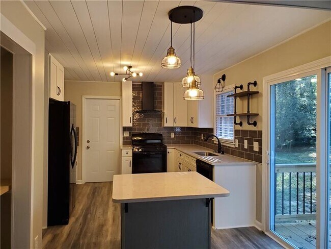 Building Photo - 250 Cedar Mill Ln