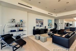 Building Photo - 200 Biscayne Blvd Way