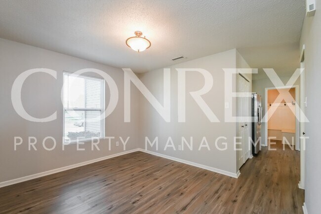 Foto del edificio - Spectacular 3 Bedroom in Greenfield