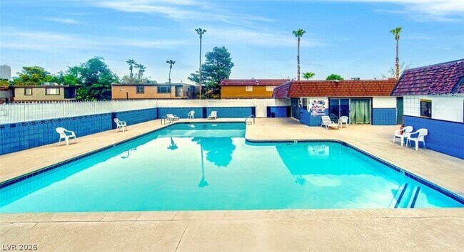 Foto del edificio - 4674 Monterey Cir