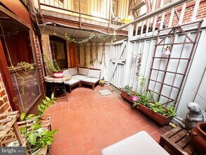 Building Photo - 3014 Dent Pl NW