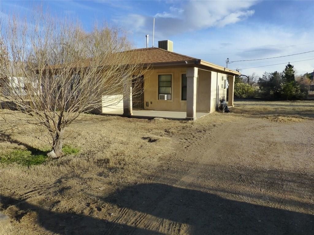 Primary Photo - 122 Mahogany Ln