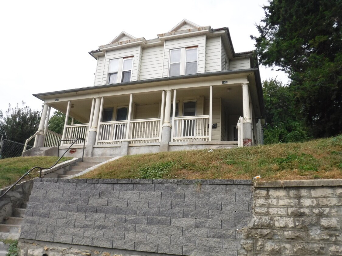 1324 N 2nd St Unit 1324, Saint Joseph, MO 64501 Apartments in Saint