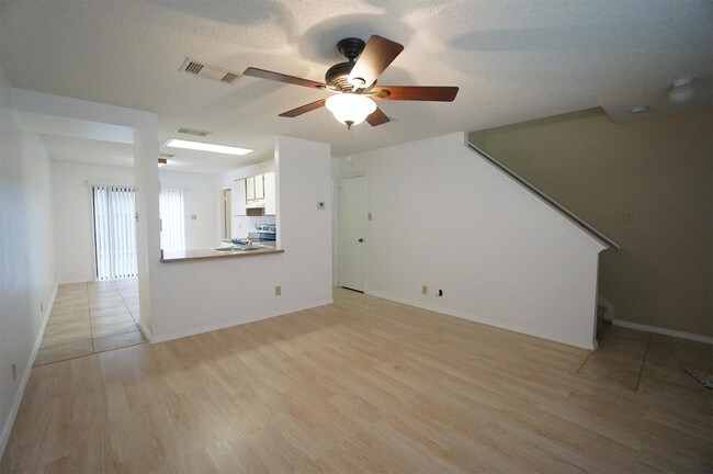 Building Photo - 5015 Kenton Trace