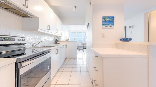 Foto del edificio - 100 Lincoln Rd