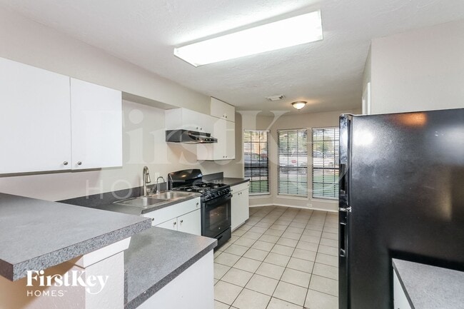 Building Photo - 6723 Valerian Ln