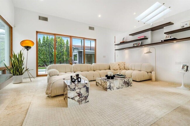 Foto del edificio - 587 47th St