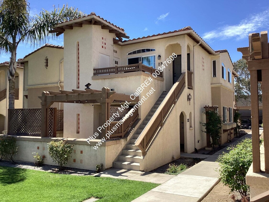 Primary Photo - Updated Centrally Located Oak Creek Villas...