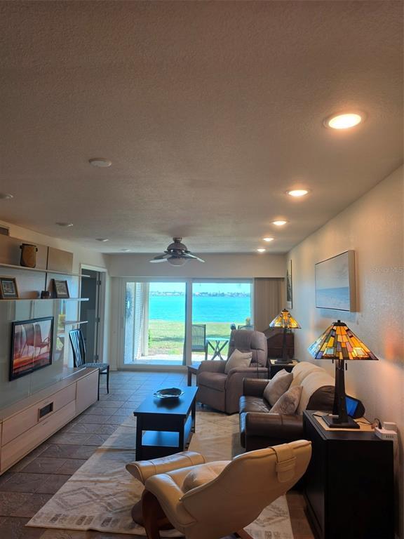 Foto del edificio - 6295 Bahia Del Mar Cir