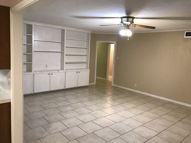 Living Room looking northeast - 1601 S Whispering Woods Dr