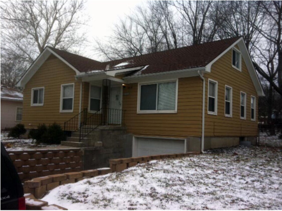 Primary Photo - 4414 Fisher