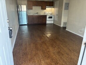 Building Photo - 806 McCauley Blvd