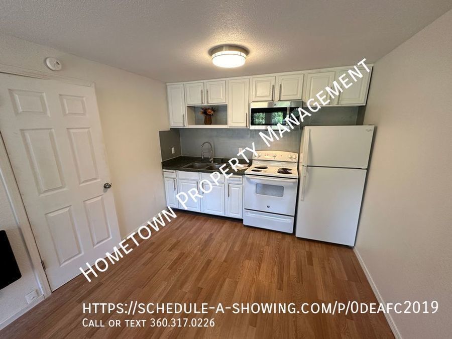 Primary Photo - Pacific Terrace Cozy 1 Bedroom Duplex Appl...