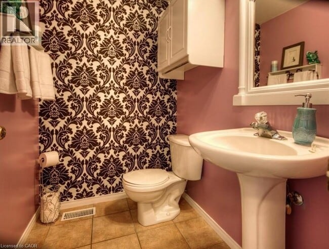 Building Photo - 543 Chesapeake Crescent