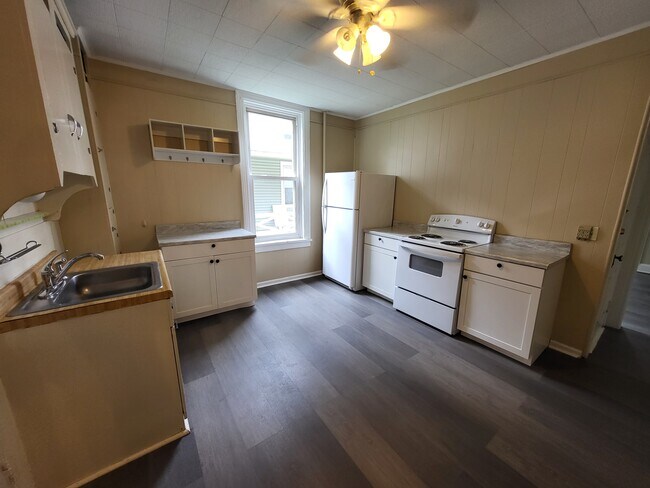 Foto del edificio - 45 E High St