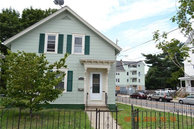Building Photo - 104 Illinois St