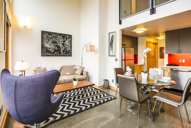 Building Photo - Modern Loft