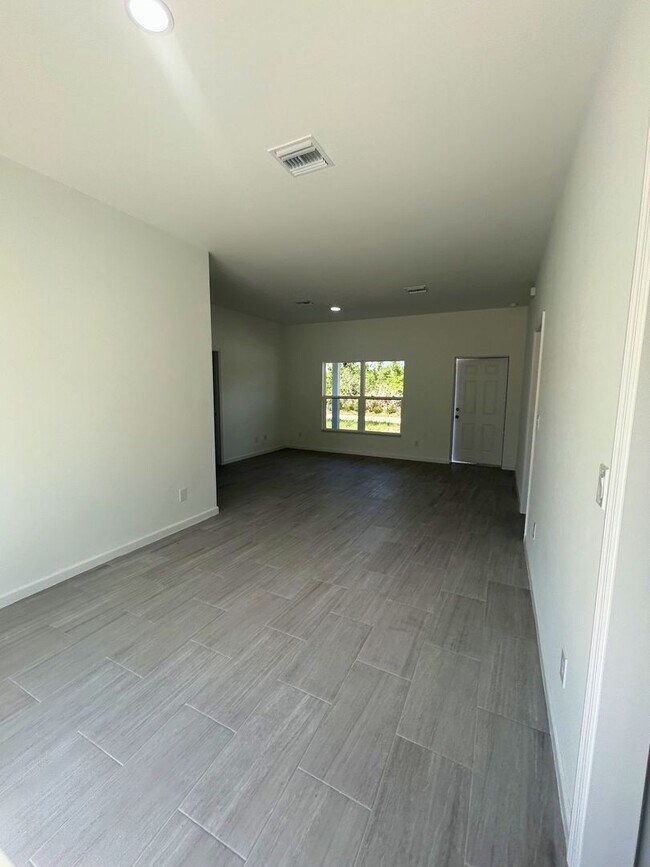Foto del edificio - 544 Highlands Lake Dr