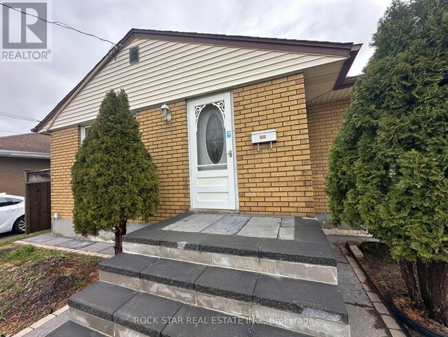 Building Photo - 3616 Dorchester Rd