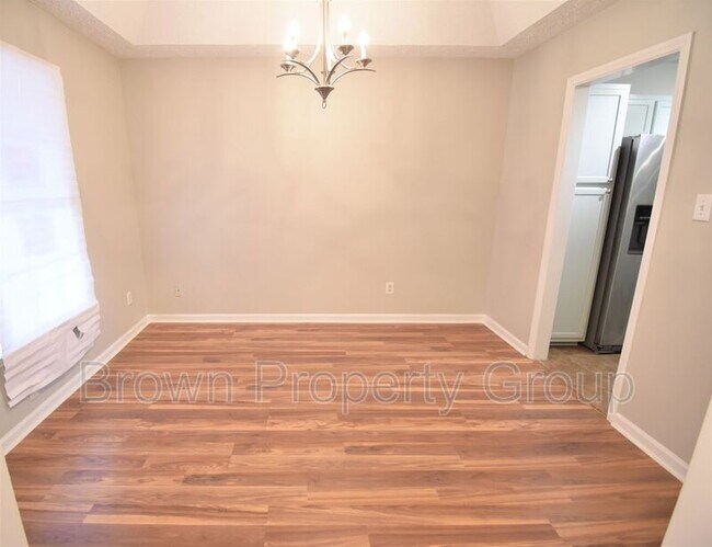 Foto del edificio - 5501 Heather St