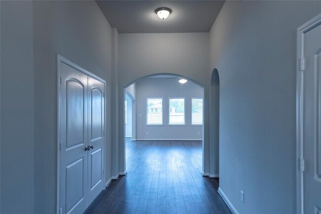 Building Photo - 30454 Butternut Oak Ln