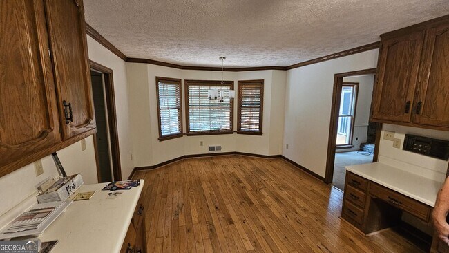 Foto del edificio - 2858 Livsey Dr