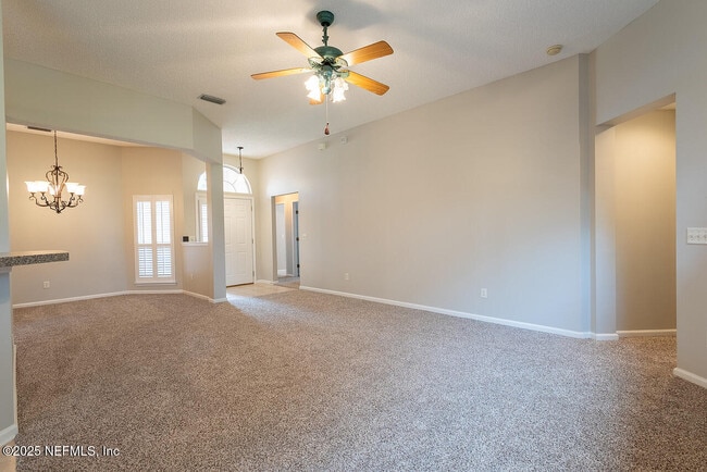 Foto del edificio - 1618 Highland View Ct