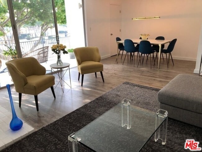 Foto del edificio - 9297 Burton Wy