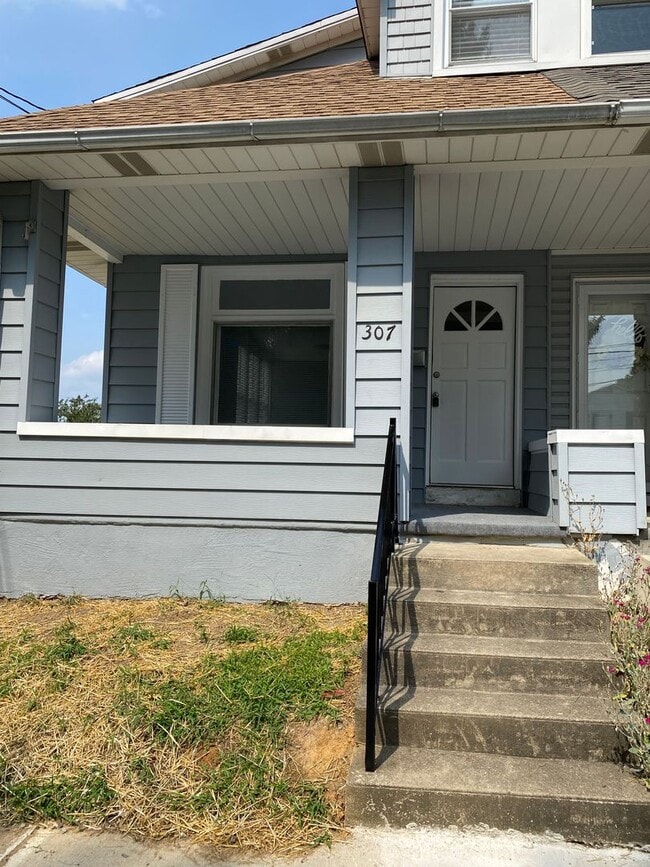 Foto del edificio - Cozy Renovated 2-Bedroom Home in Emmaus – ...