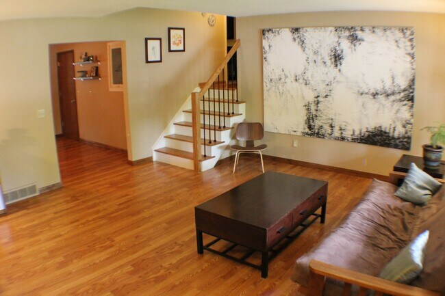 Building Photo - 508 Kenwood Drive