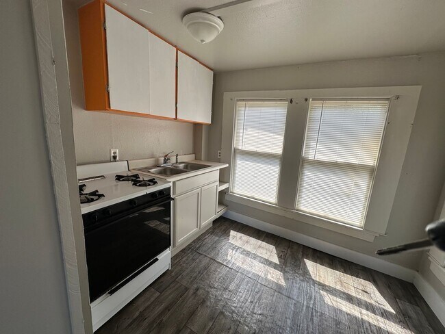 Foto del edificio - 820 College St