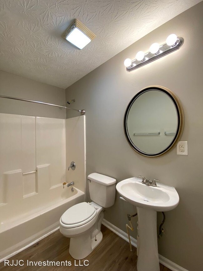 Building Photo - 3 br, 1 bath House - 231 Carlisle Avenue