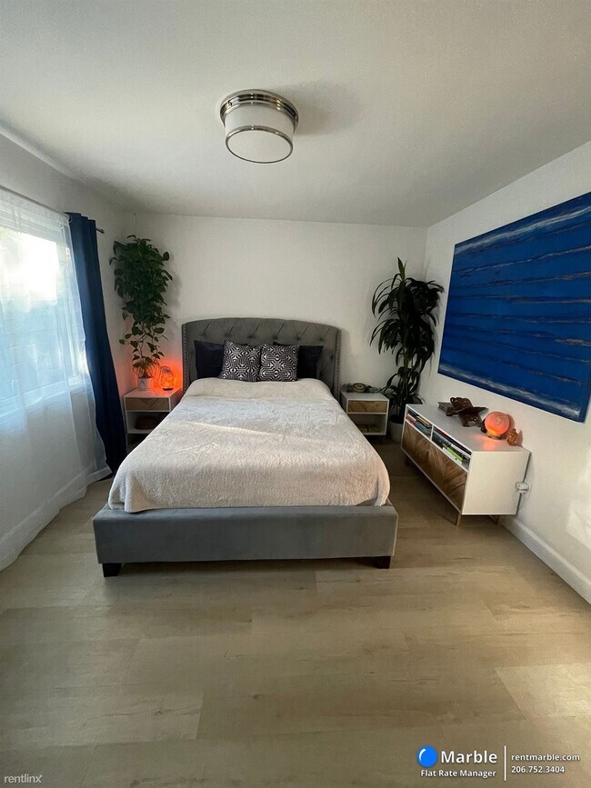 Foto del edificio - 6 br, 3 bath House - 6177 Lockhurst Dr