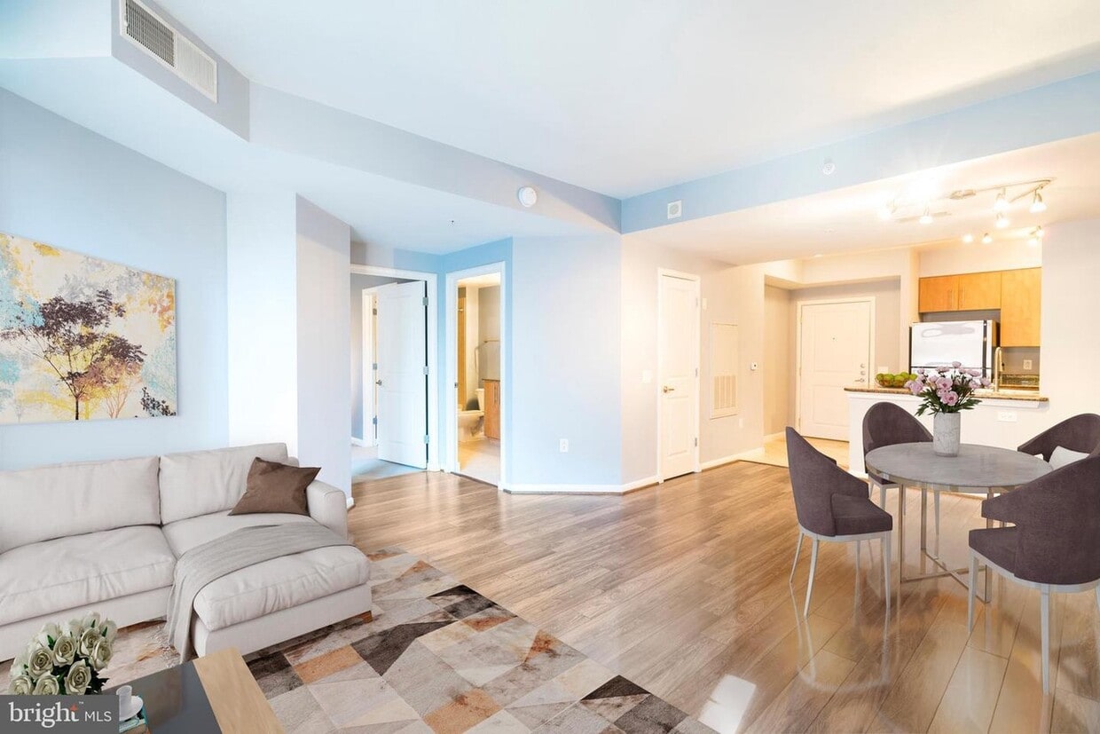 Photo - 1021 N Garfield St (Arlington, VA)